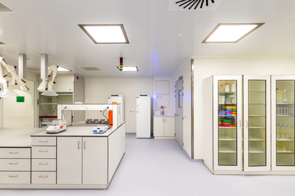 Cleanrooms & labs